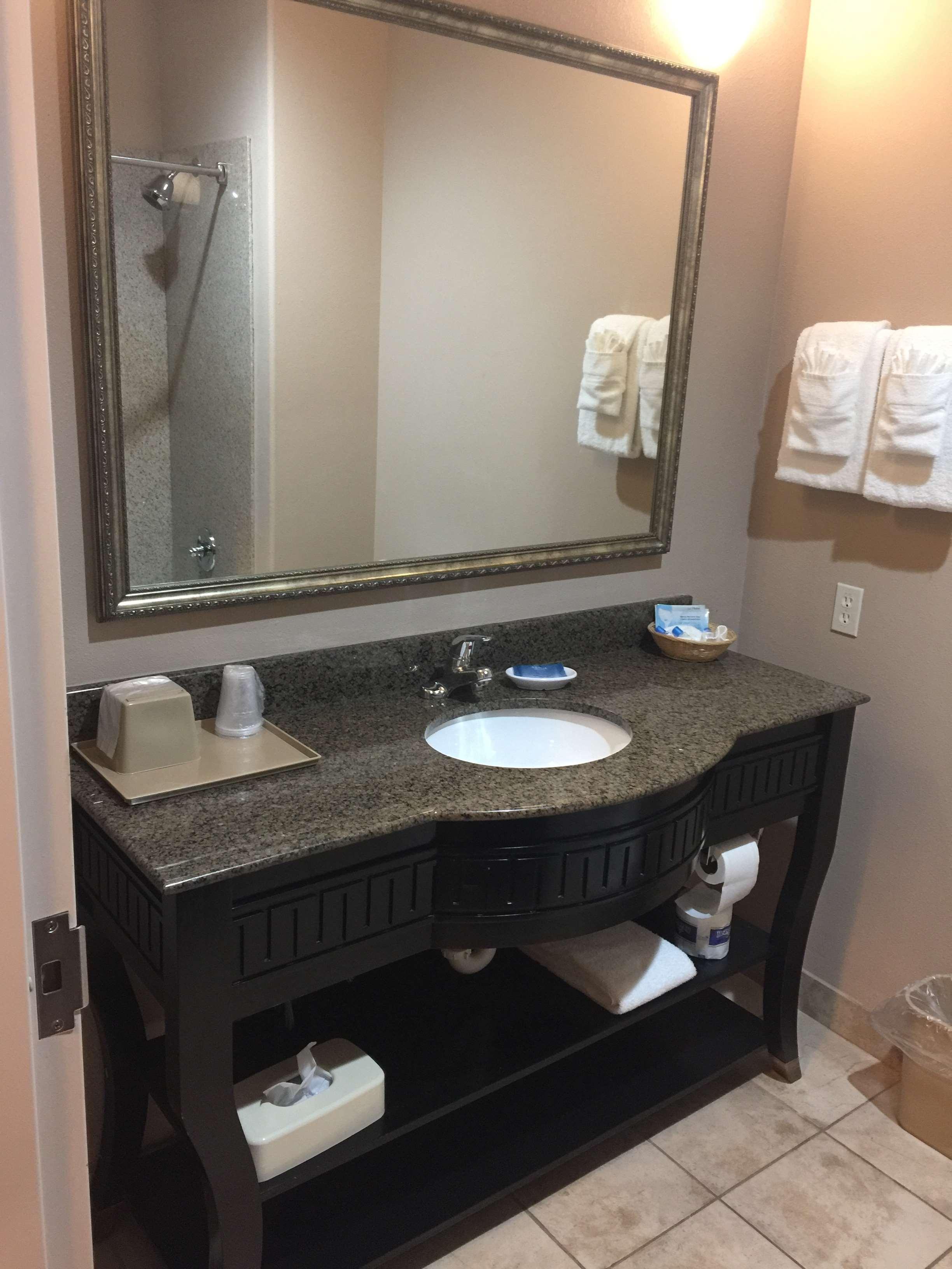 Best Western Red River Inn & Suites Такървил Екстериор снимка