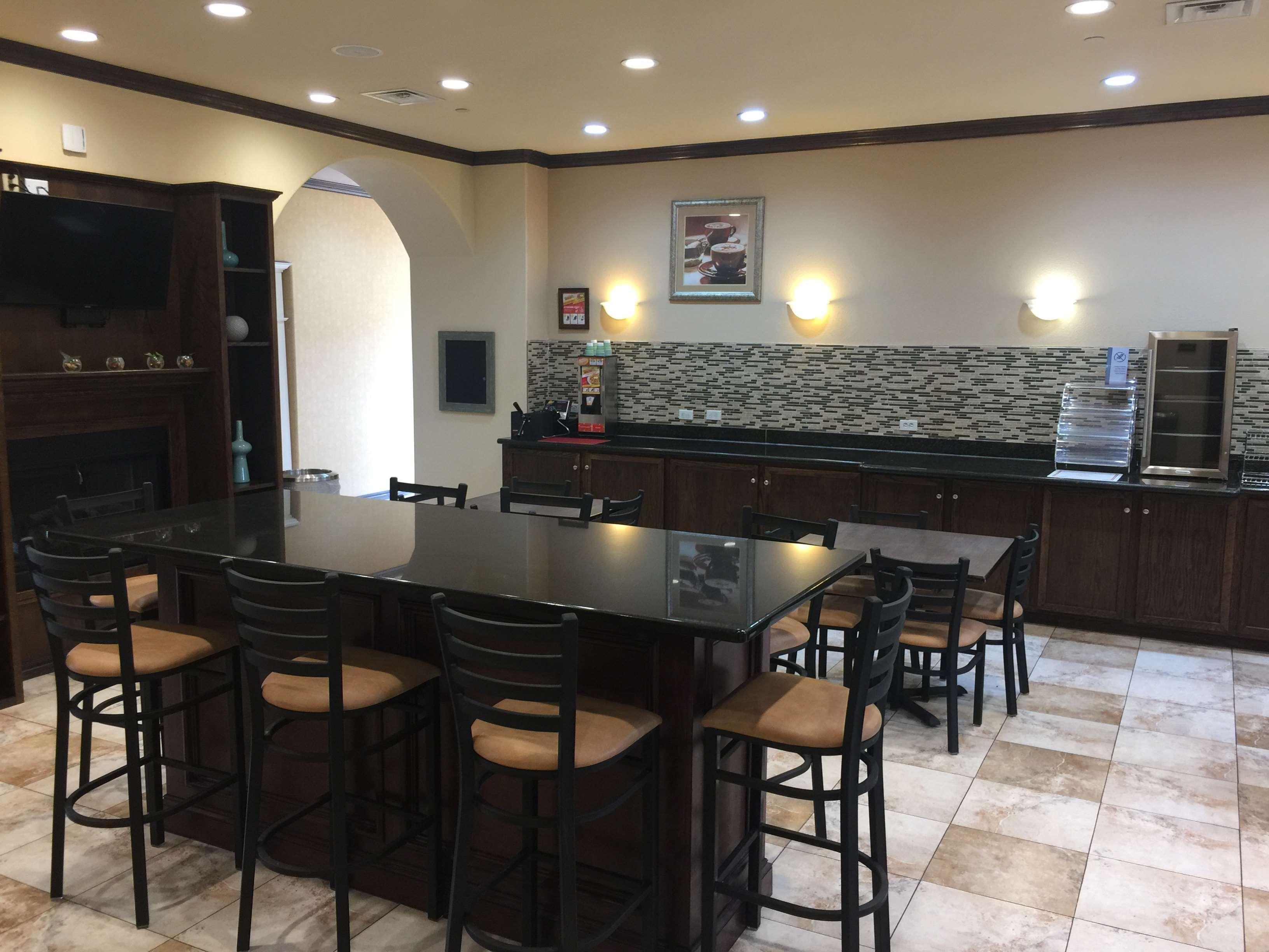Best Western Red River Inn & Suites Такървил Екстериор снимка