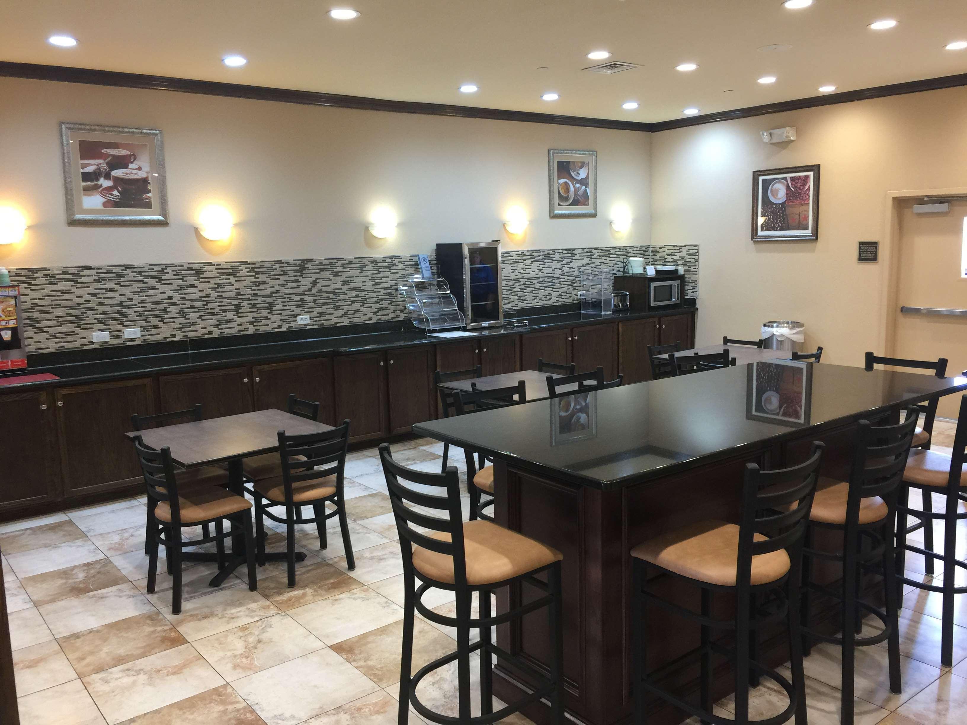 Best Western Red River Inn & Suites Такървил Екстериор снимка