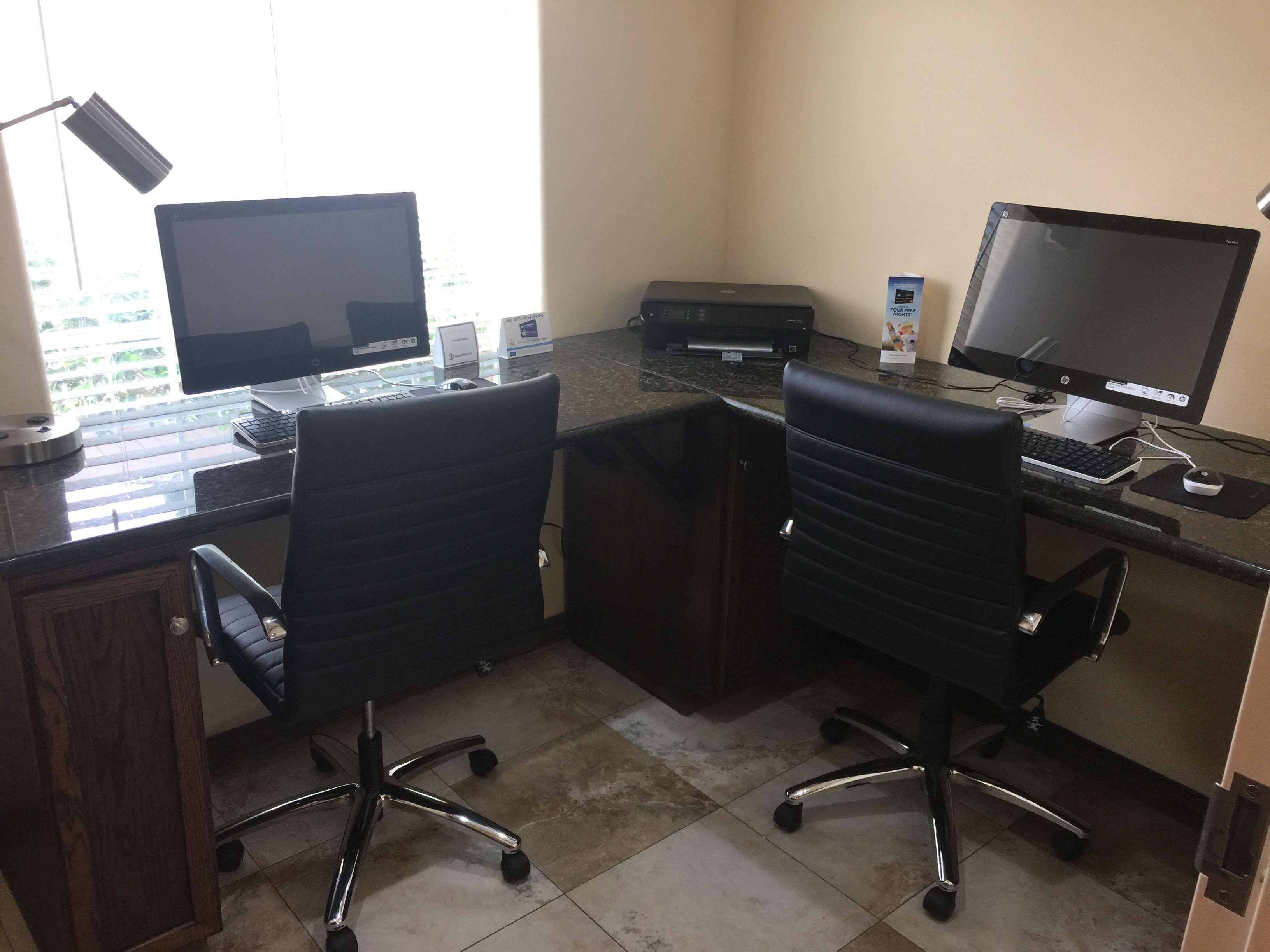 Best Western Red River Inn & Suites Такървил Екстериор снимка