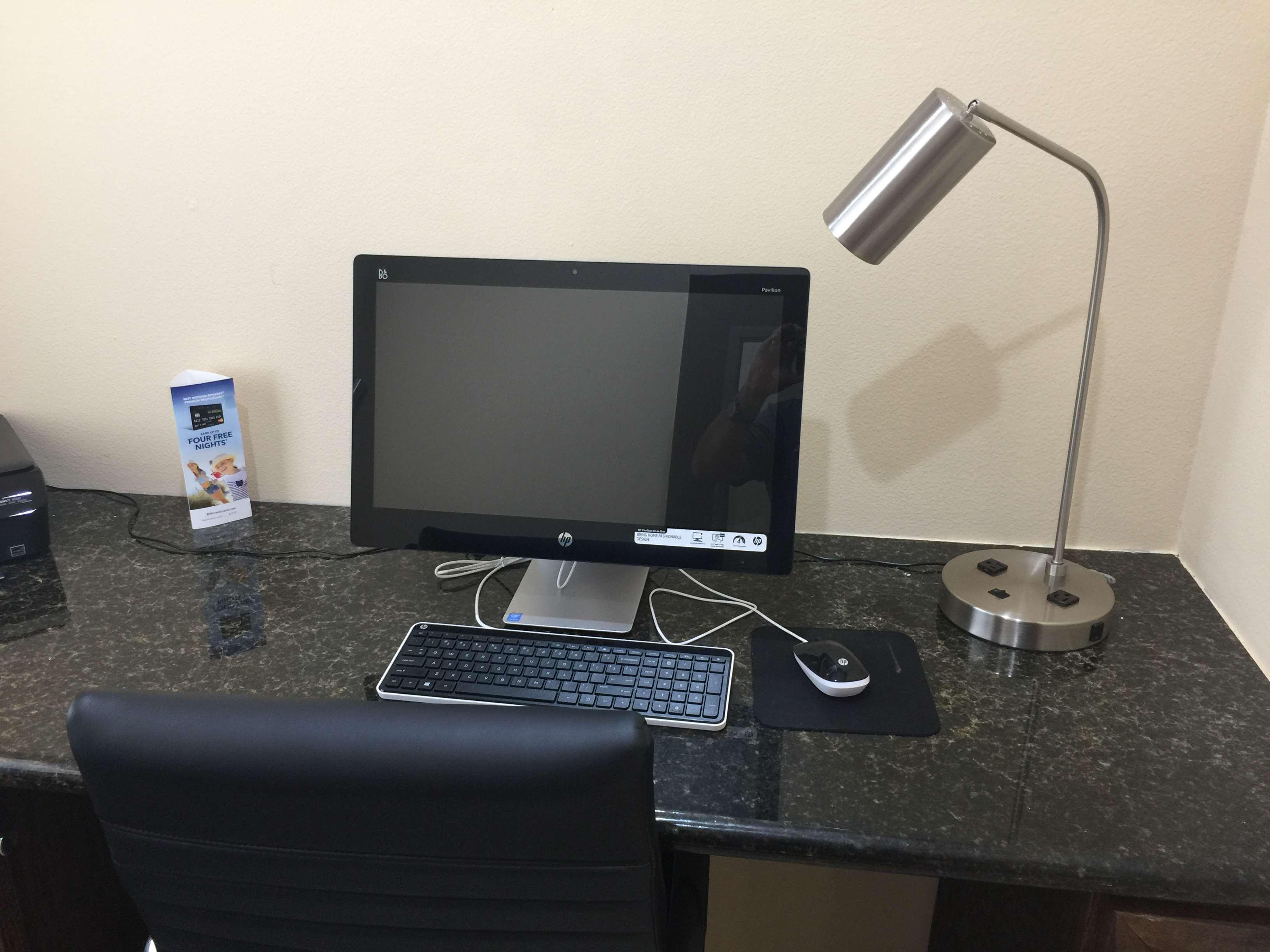 Best Western Red River Inn & Suites Такървил Екстериор снимка