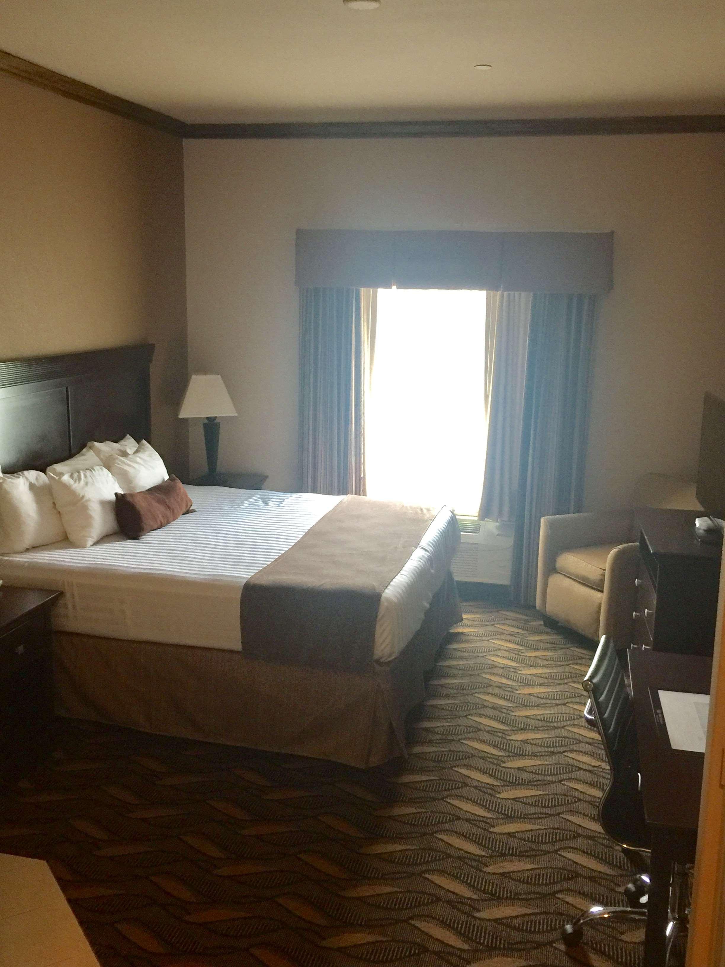 Best Western Red River Inn & Suites Такървил Екстериор снимка